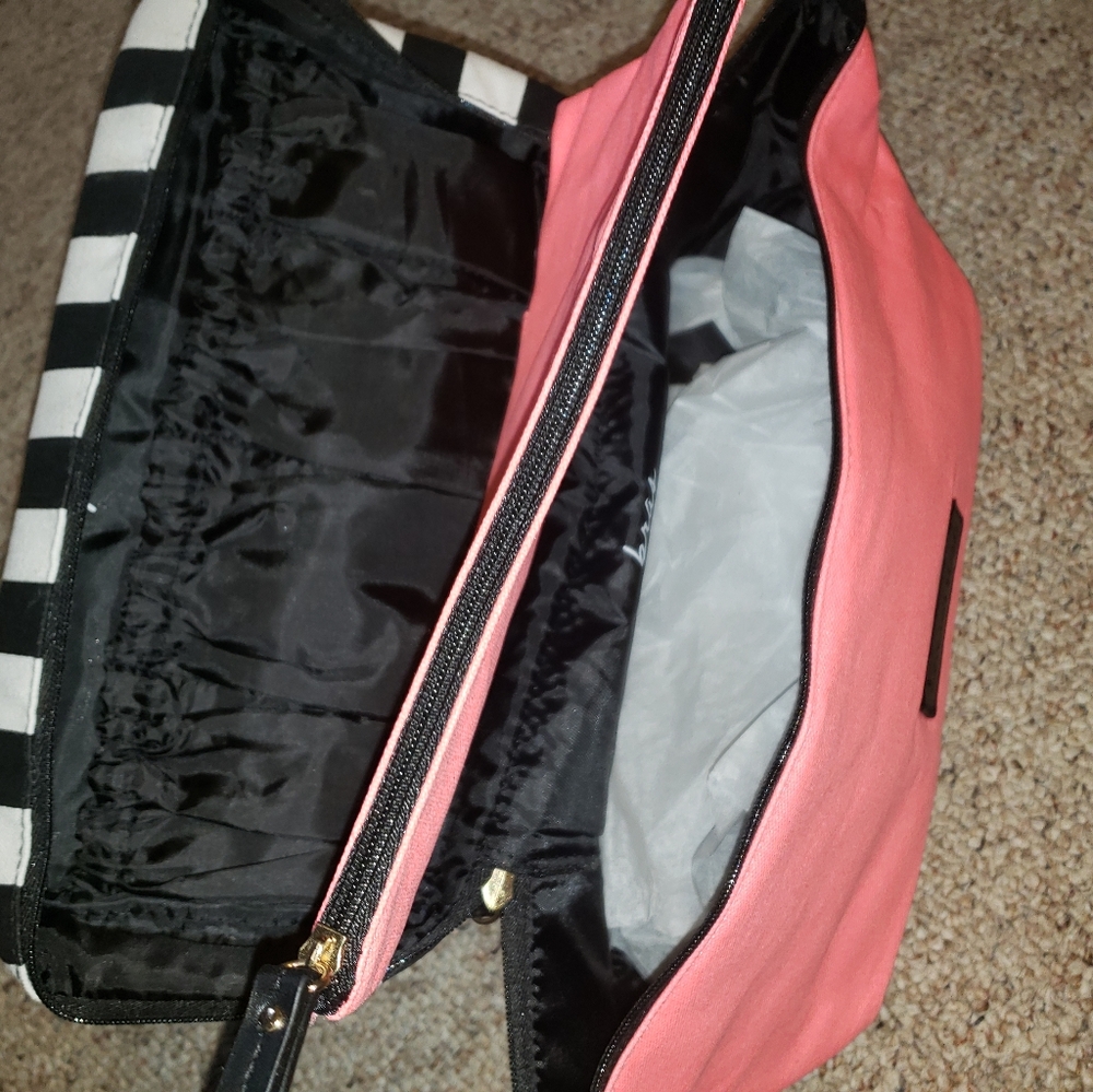 Victoria Secret bra/panty travel bag - Picture 3 of 10